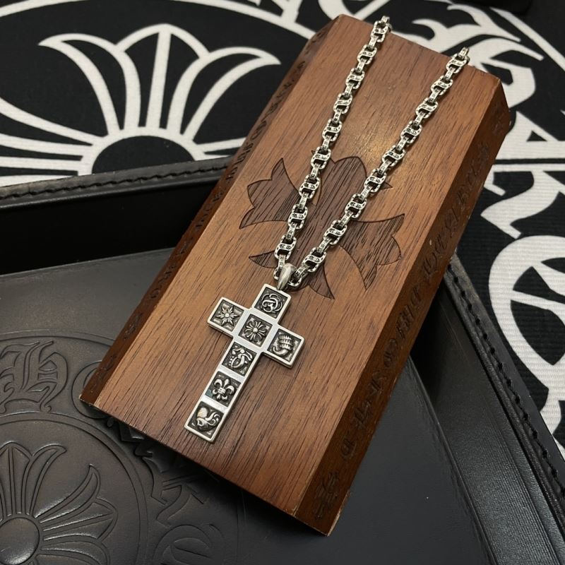 Ch*0me He**ts necklaces